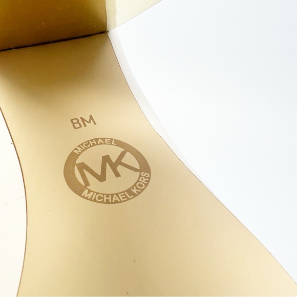 Michael Kors Maxine Leather Pumps
Size 8 - Picture 8 of 9